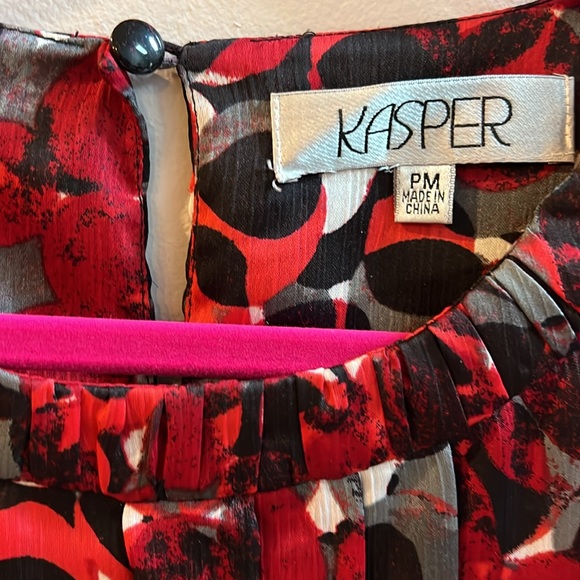 Kasper Sleeveless Top Pleated Neckline/Front Multicolored Size PM Red/Black/Whit - Picture 2 of 6